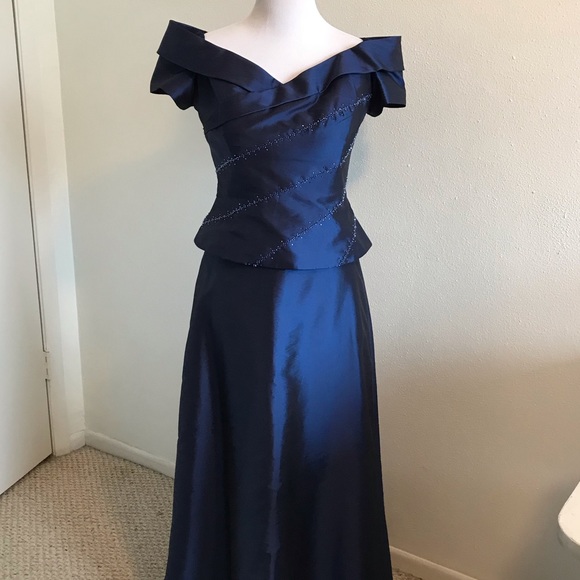 Jade by Jasmine Dresses & Skirts - Beautiful Dark Blue Two Piece Gown